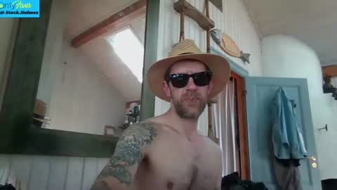 Snapshot of versatilexswede chatting on June 12, 11:09 am John online show from June 12, 11:09 am