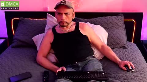 Snapshot of verspig7 chatting on February 26, 6:00 pm VersPig7 online show from February 26, 6:00 pm