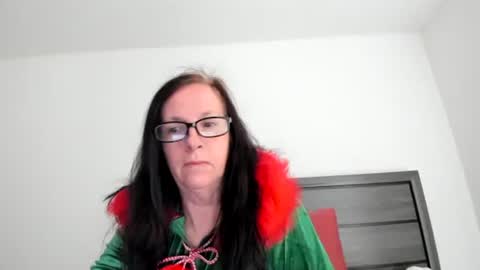 verysassypeachgoddess online show from December 21, 2:24 pm