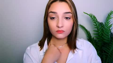 Ana online show from December 17, 1:06 pm