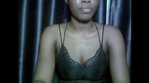 Snapshot of verywetpussy_ chatting on November 14, 10:47 am verywetpussy online show from November 14, 10:47 am