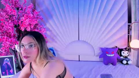 Vesper Velvet  online show from March 28, 4:56 am