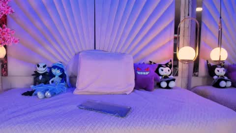 Vesper Velvet  online show from April 1, 4:35 am