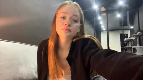 Snapshot of vestaszanto chatting on October 26, 2:34 pm Esta online show from October 26, 2:34 pm