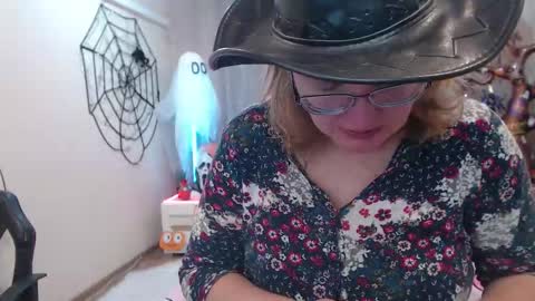 Snapshot of vestawoody chatting on November 2, 7:22 am vestawoody online show from November 2, 7:22 am