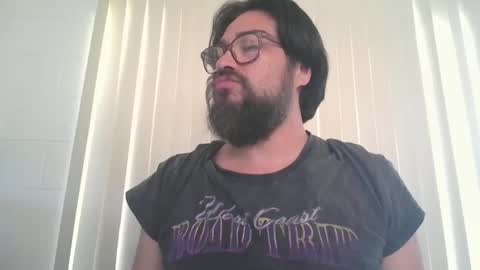 vesturelove online show from October 7, 4:37 pm