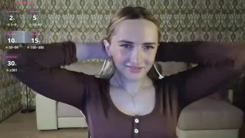 vi_luxxxy online show from June 12, 1:48 am