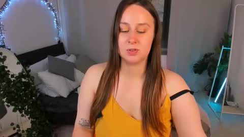 Snapshot of via_lattea_ chatting on September 19, 5:13 pm Camilla online show from September 19, 5:13 pm