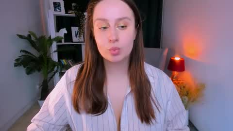 Camilla online show from April 3, 12:03 pm