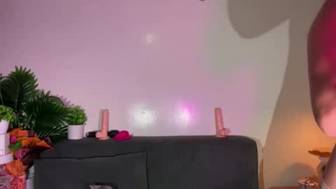 via_olala online show from November 19, 6:41 pm