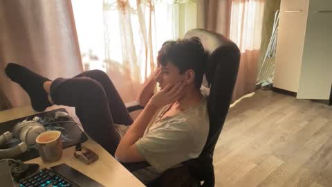 vialeras online show from October 14, 5:30 am