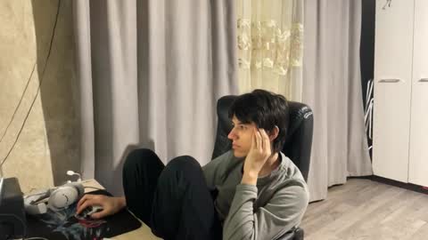 vialeras online show from December 17, 1:11 am