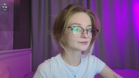 Snapshot of vialeta_baby chatting on October 4, 11:14 pm Vi online show from October 4, 11:14 pm