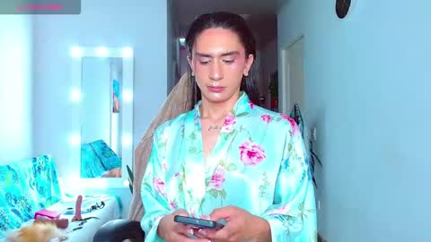 Snapshot of viannca__ chatting on March 3, 9:42 pm Ariana online show from March 3, 9:42 pm