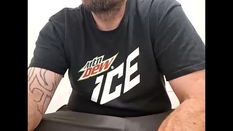 Snapshot of vibenfeelingood chatting on October 8, 8:39 pm vibenfeelingood online show from October 8, 8:39 pm