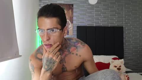 Victor cardenas online show from February 24, 6:04 pm