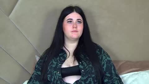 Snapshot of vickibrooks chatting on February 4, 5:34 pm VickiBrooks online show from February 4, 5:34 pm