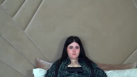 Snapshot of vickibrooks chatting on February 4, 11:49 pm VickiBrooks online show from February 4, 11:49 pm