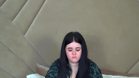 Snapshot of vickibrooks chatting on February 5, 2:51 am VickiBrooks online show from February 5, 2:51 am