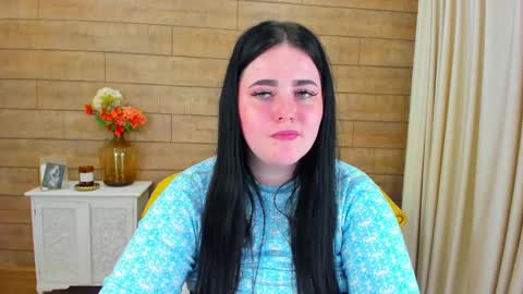 Snapshot of vickibrooks chatting on February 6, 7:07 pm VickiBrooks online show from February 6, 7:07 pm