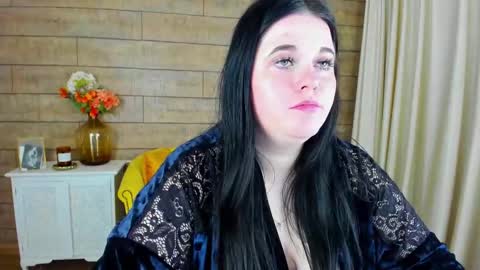 Snapshot of vickibrooks chatting on February 9, 2:29 pm VickiBrooks online show from February 9, 2:29 pm