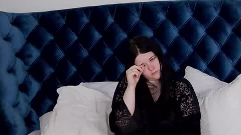 Snapshot of vickibrooks chatting on February 13, 2:12 am VickiBrooks online show from February 13, 2:12 am