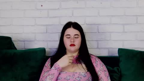 Snapshot of vickibrooks chatting on February 13, 7:10 pm VickiBrooks online show from February 13, 7:10 pm