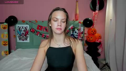 vickie_smith online show from October 24, 8:33 am