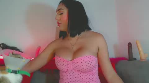 vicky_gill_ online show from October 9, 8:29 pm