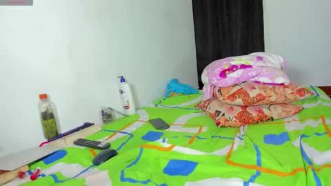 vicky manuela online show from October 22, 3:40 am