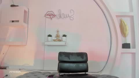 Snapshot of vicky_hottman chatting on October 26, 4:29 am vicky_hottman online show from October 26, 4:29 am