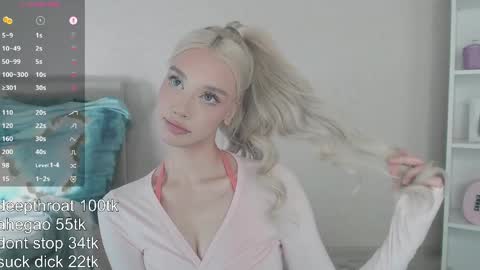 vickyfuckingdoll online show from April 1, 1:39 am