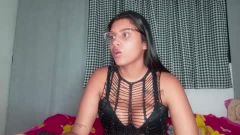 vickyhm22 online show from October 7, 8:55 am