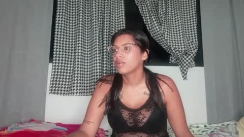 vickyhm22 online show from October 8, 9:18 am