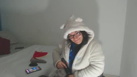 Snapshot of vickyjuice1 chatting on December 20, 8:49 am vickyjuice1 online show from December 20, 8:49 am