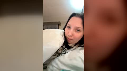 Vicky Parker online show from August 3, 4:55 am