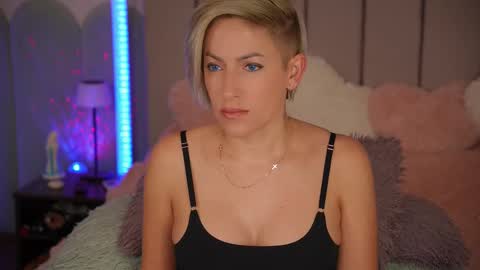 Snapshot of vickysecret96 chatting on October 14, 4:41 pm vickysecret96 online show from October 14, 4:41 pm