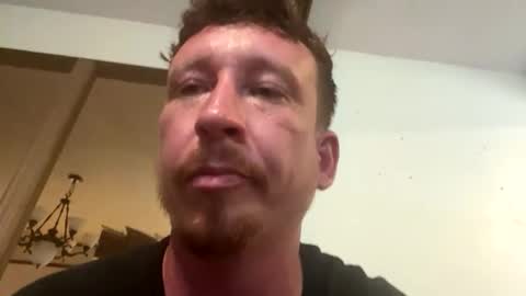 Snapshot of vicrobertson595 chatting on October 27, 4:55 pm vicrobertson595 online show from October 27, 4:55 pm