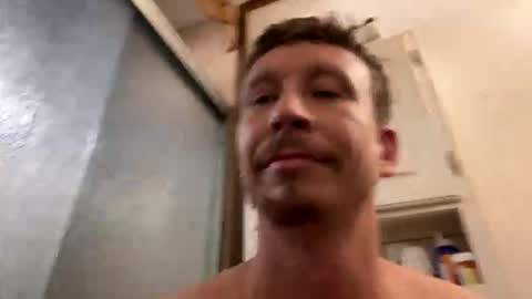 Snapshot of vicrobertson595 chatting on November 4, 6:29 pm vicrobertson595 online show from November 4, 6:29 pm