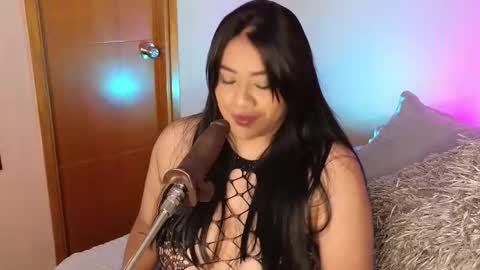 Victoria Serna  online show from January 9, 11:28 pm