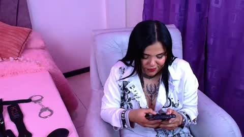 Snapshot of victoria_16_ chatting on November 5, 3:28 am victoria_16_ online show from November 5, 3:28 am