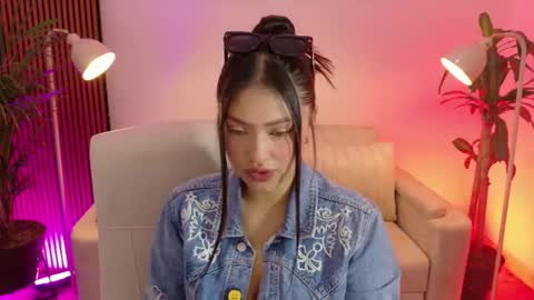 victoria online show from January 9, 1:14 pm