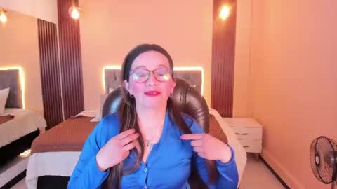 Snapshot of victoria__blake chatting on June 24, 7:35 pm victoria__blake online show from June 24, 7:35 pm