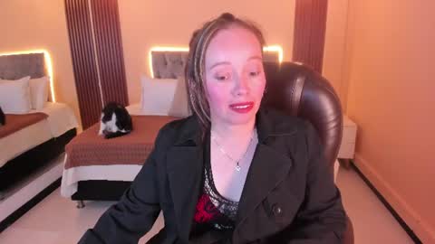 Snapshot of victoria__blake chatting on June 27, 7:30 pm victoria__blake online show from June 27, 7:30 pm