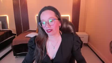 Snapshot of victoria__blake chatting on July 6, 7:38 pm victoria__blake online show from July 6, 7:38 pm