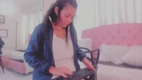 Victoria  grey  online show from March 15, 3:40 pm