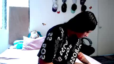 victoria_andra online show from June 26, 4:33 pm