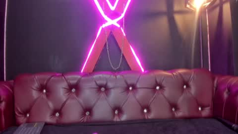Snapshot of victoria_badgal chatting on December 18, 11:19 pm Victoria online show from December 18, 11:19 pm