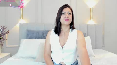 Snapshot of victoria_bourne chatting on October 8, 7:11 pm victoria online show from October 8, 7:11 pm