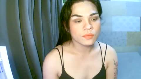 Snapshot of victoria_browen chatting on December 17, 7:29 am victoria online show from December 17, 7:29 am